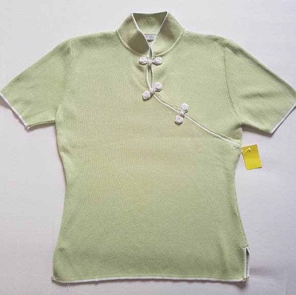 Green Top - Picture 1 of 4